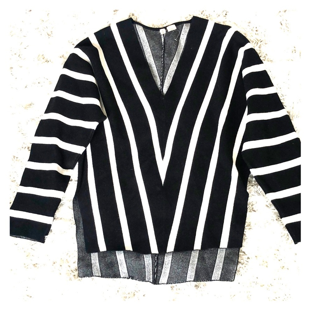 Anthropologie XS black & white v-neck sweater